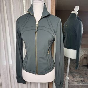 LULULEMON NWOT Define Jacket Army Green Zip Up 8 gold hardware